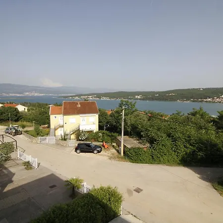 Apartments Klaudija Cizici Exterior photo