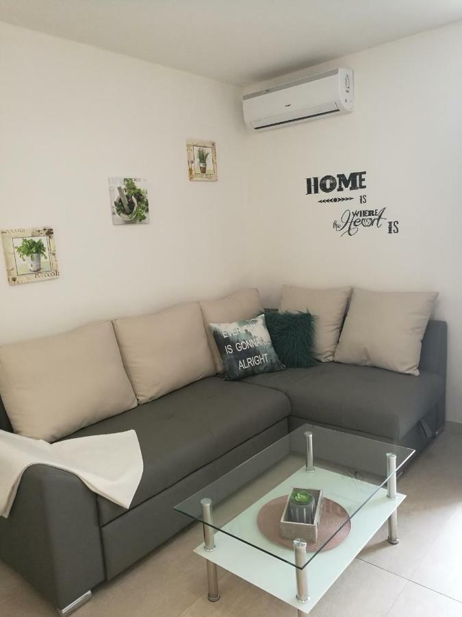Klaudija Apartment Cizici